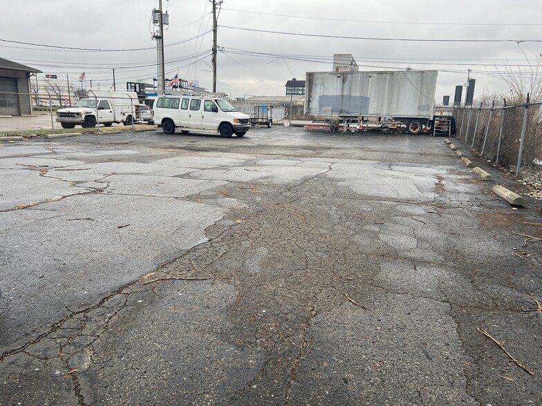 More Photos Of 1925 E Livingston Ave, Columbus Warehouse For Sale