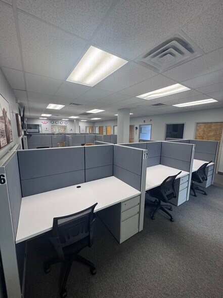More Photos Of 505 Thornall St, Edison Office For Lease