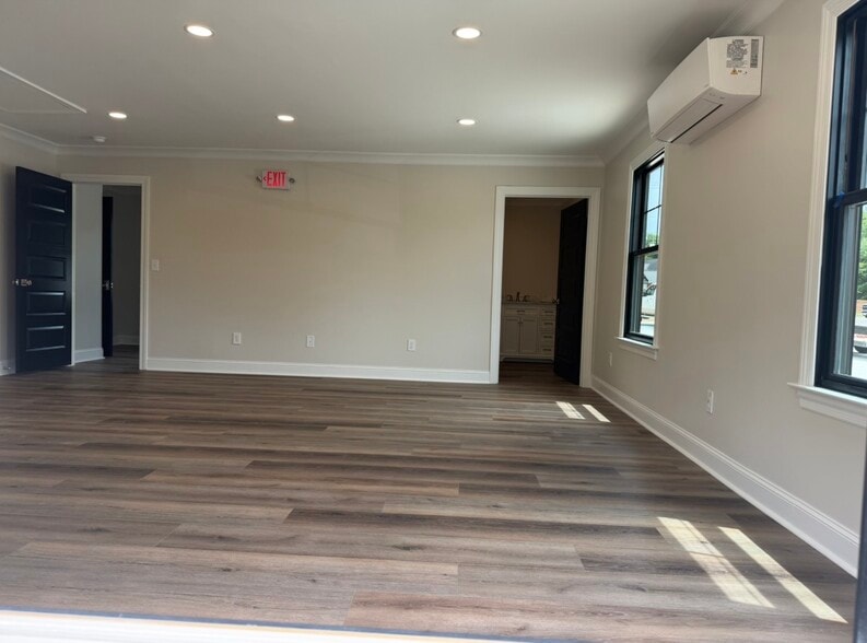 More Photos Of 12418 County Line Rd, Madison Office For Lease