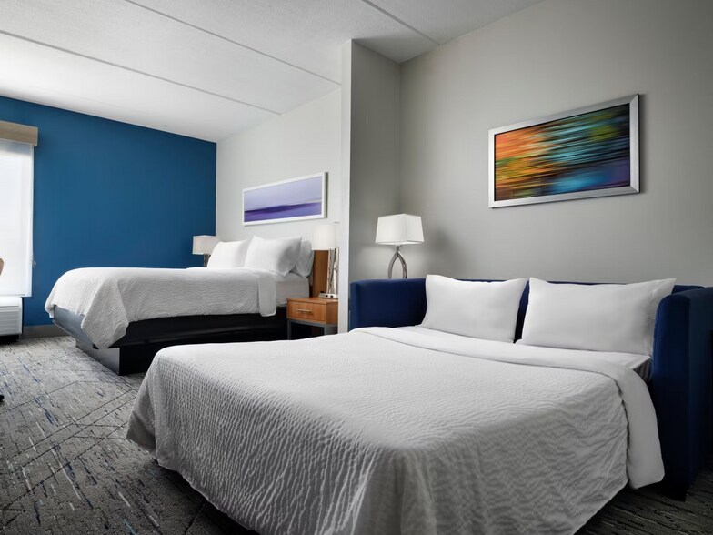 More Photos Of 110 James Dr E, Saint Rose Hotel For Sale