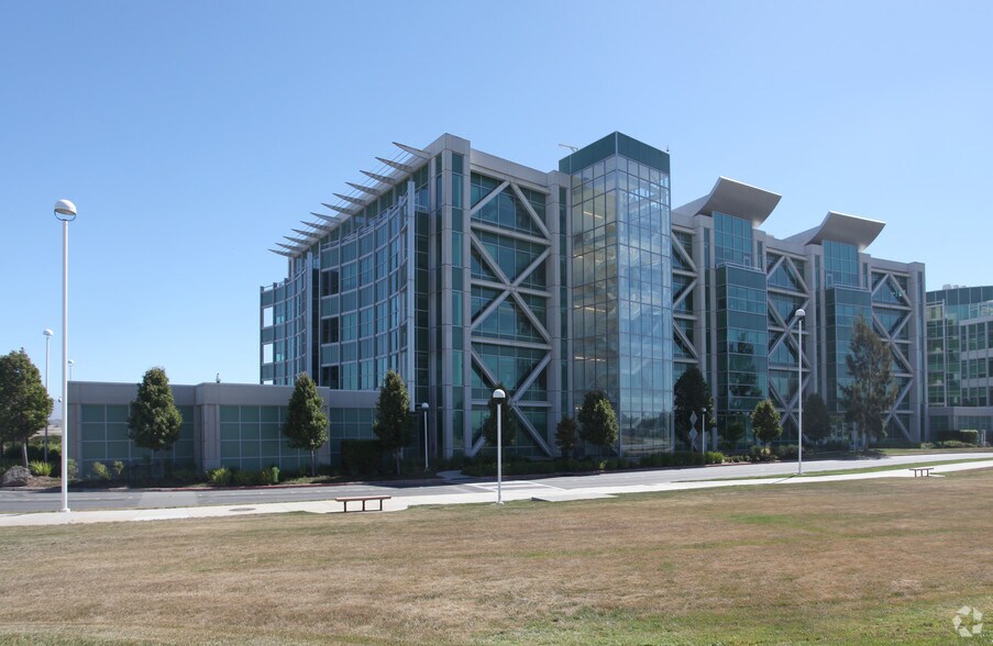 More Photos Of 2000 Seaport Blvd, Redwood City Unknown For Lease