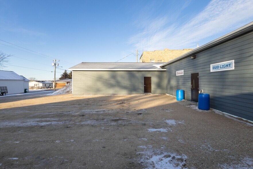 More Photos Of 317 Studdart Ave, Graceville General Retail For Sale