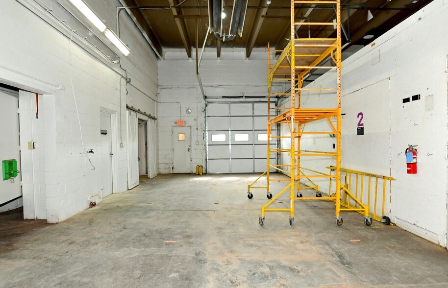 More Photos Of 2515 7th Ave, Garden City Warehouse For Lease