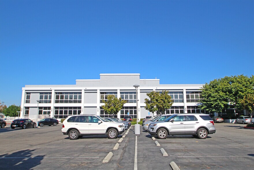 More Photos Of 801 S Chevy Chase Dr, Glendale Medical For Lease