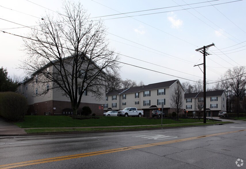 More Photos Of 2067-2093 Newberry St, Cuyahoga Falls Apartments For Sale