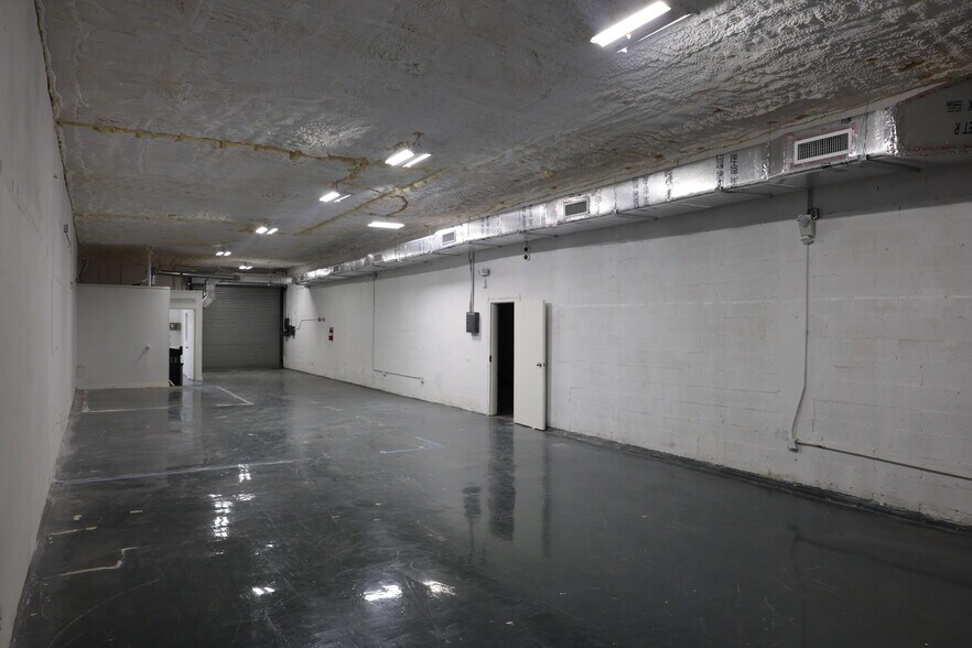 More Photos Of 1847 NW 21st St, Miami Warehouse For Lease
