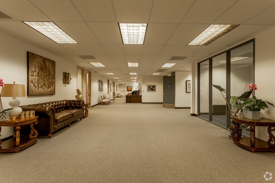 More Photos Of 415 Huntington Dr, San Marino Loft Creative Space For Lease