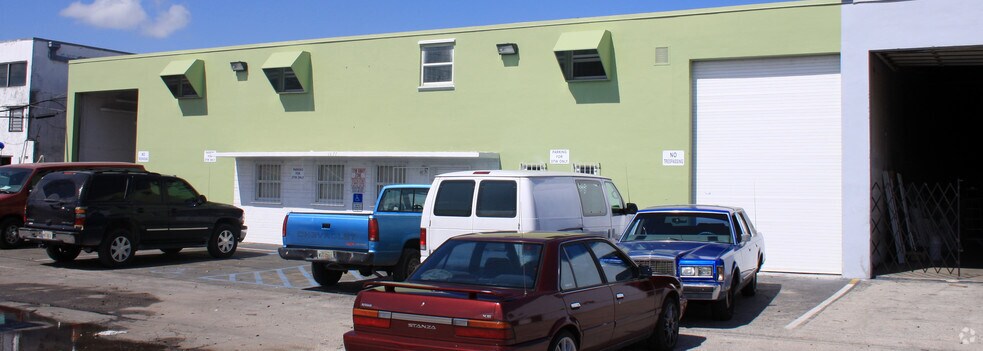 More Photos Of 1675-1677 W 31st Pl, Hialeah Manufacturing For Sale