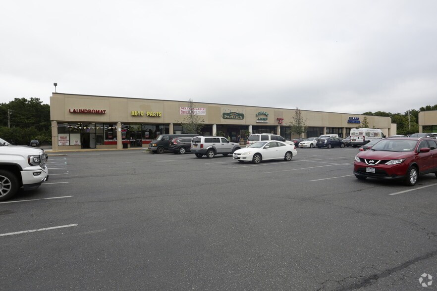 More Photos Of 3197-3265 Horse Block Rd, Medford Unknown For Lease