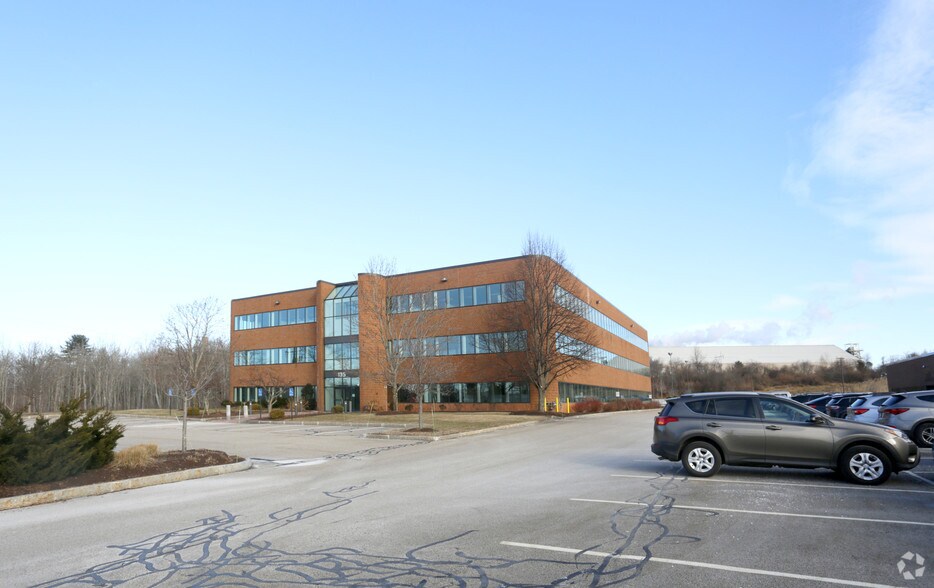 Primary Photo Of 135 Commerce Way, Portsmouth Office For Lease