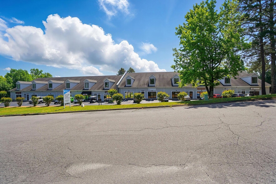 More Photos Of 1974 Carolina Place Dr, Fort Mill Light Distribution For Lease