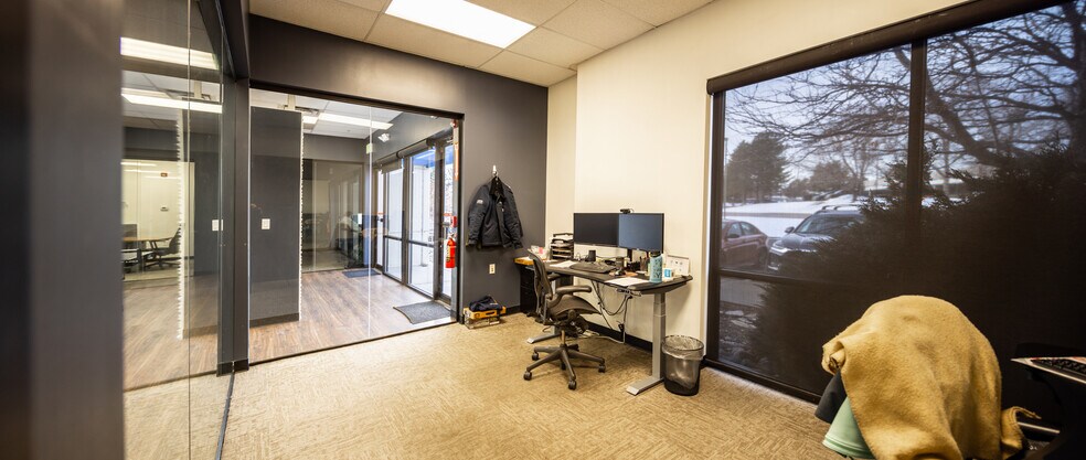 More Photos Of 6586 S Kenton St, Centennial Showroom For Lease