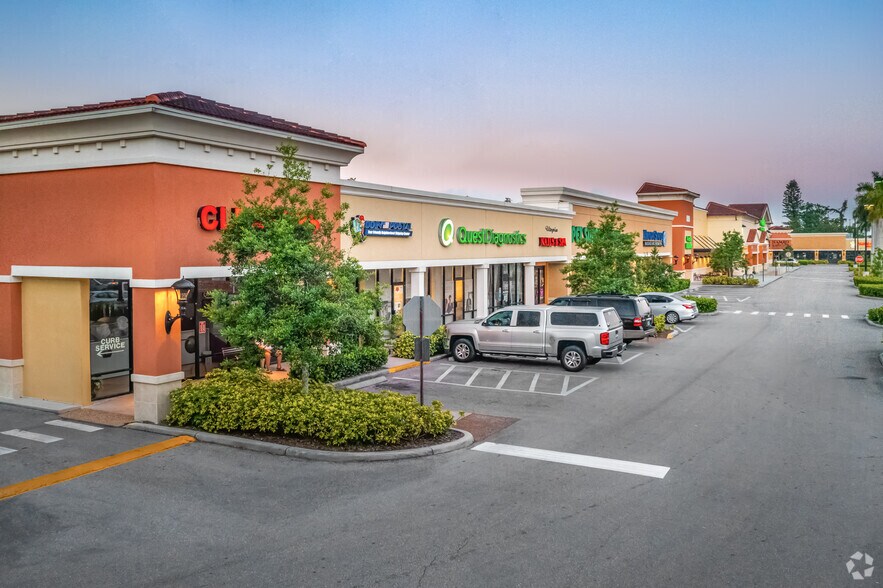 Primary Photo Of 4810-4890 Davis Blvd, Naples General Retail For Lease