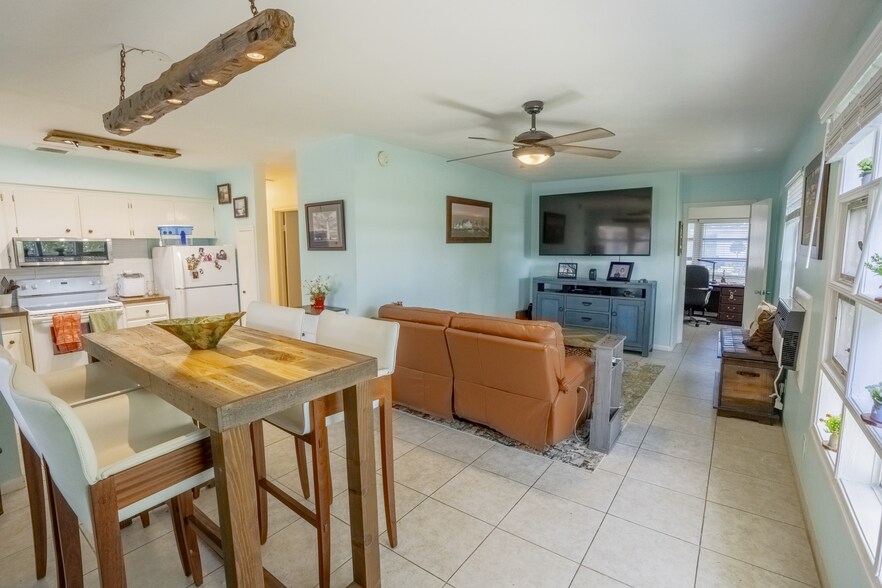 More Photos Of 325 NW Spanish River Blvd, Boca Raton Apartments For Sale