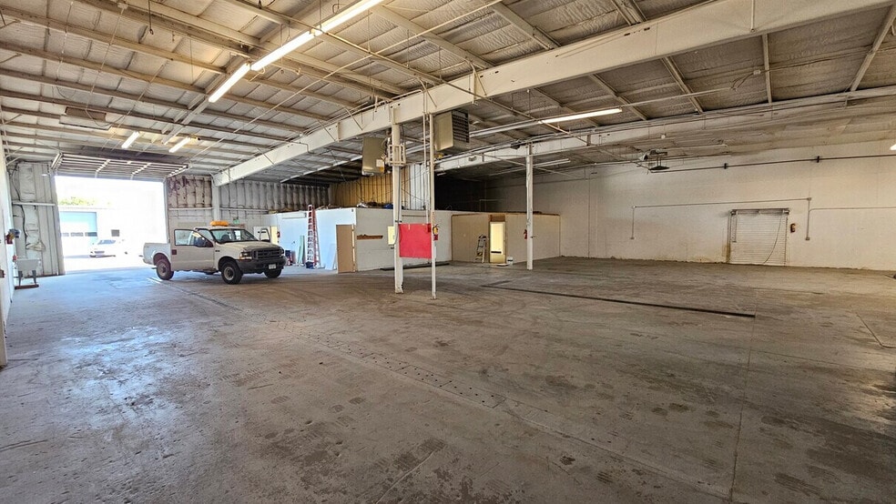 More Photos Of 6521 Washington St, Denver Warehouse For Lease