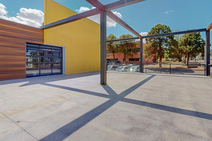More Photos Of 2500 Yale Blvd SE, Albuquerque Storefront Retail Office For Lease