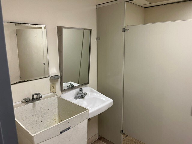 More Photos Of 1330 Industry Rd, Hatfield Warehouse For Lease