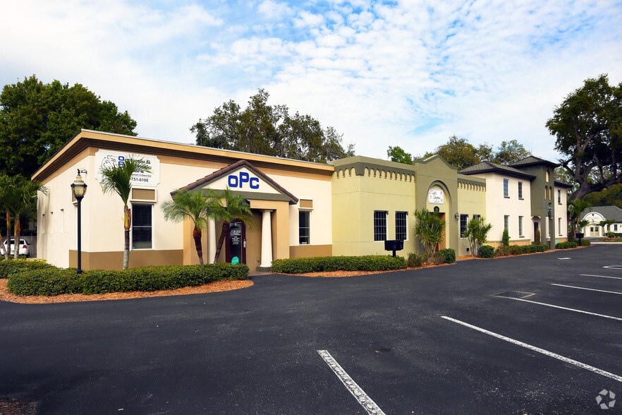 Primary Photo Of 2001 Manatee Ave E, Bradenton Office For Lease