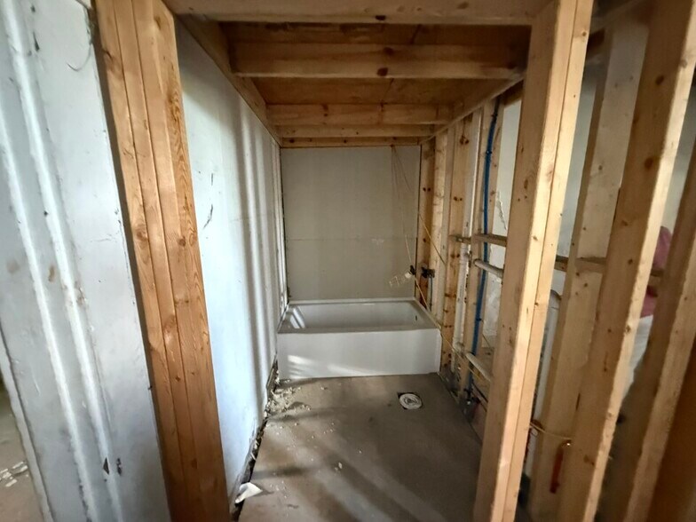 More Photos Of 2450 River Rd, Cincinnati Multifamily For Sale