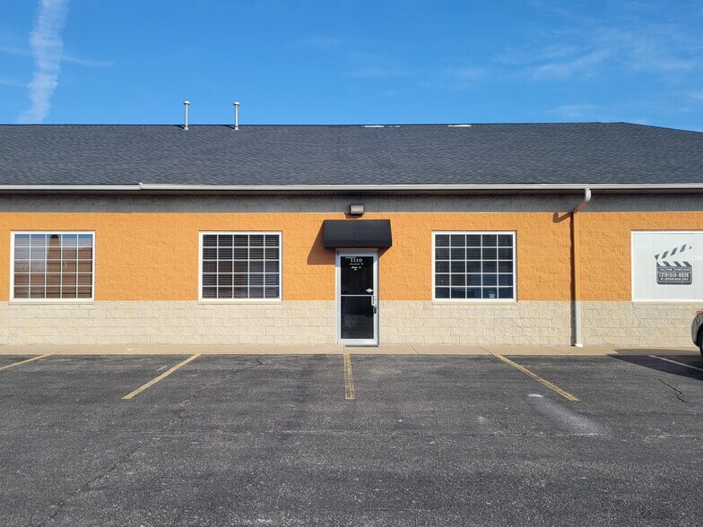 More Photos Of 1110 Arrowhead Ct, Crown Point Flex For Lease