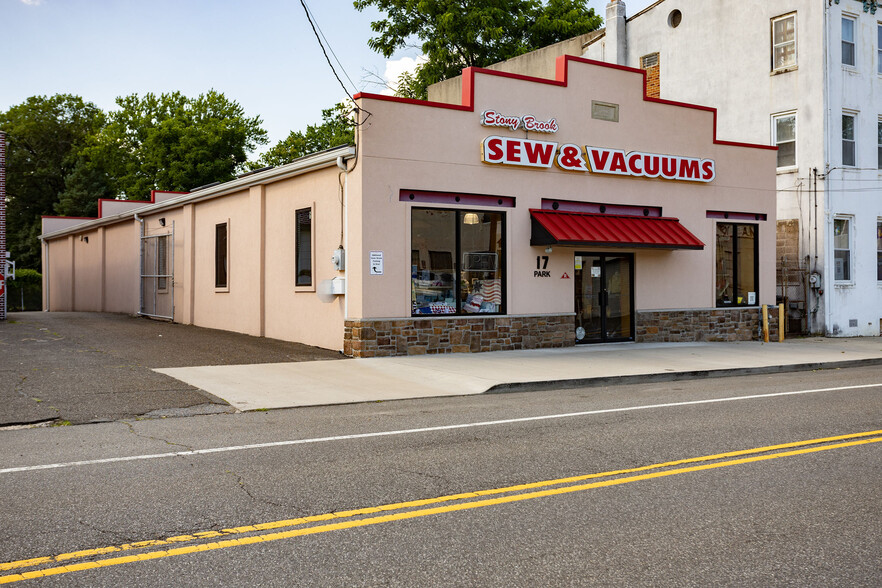 Primary Photo Of 17 Park St, Bordentown Showroom For Sale