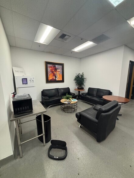 More Photos Of 1325 E El Segundo Blvd, El Segundo Food Processing For Lease