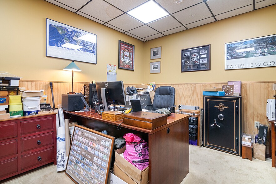 More Photos Of 6595 Post Rd, North Kingstown Fast Food For Sale