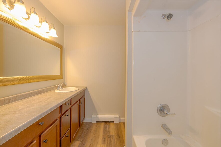 More Photos Of 836 Vine Ave, Oshkosh Apartments For Sale