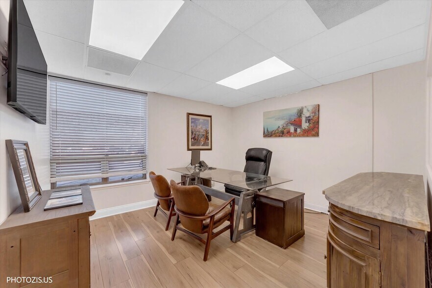 More Photos Of 5097 N Elston Ave, Chicago Medical For Sale