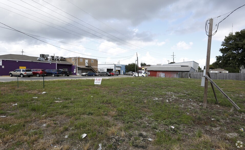 More Photos Of 201-203 E Judge Perez Dr, Chalmette Land For Sale