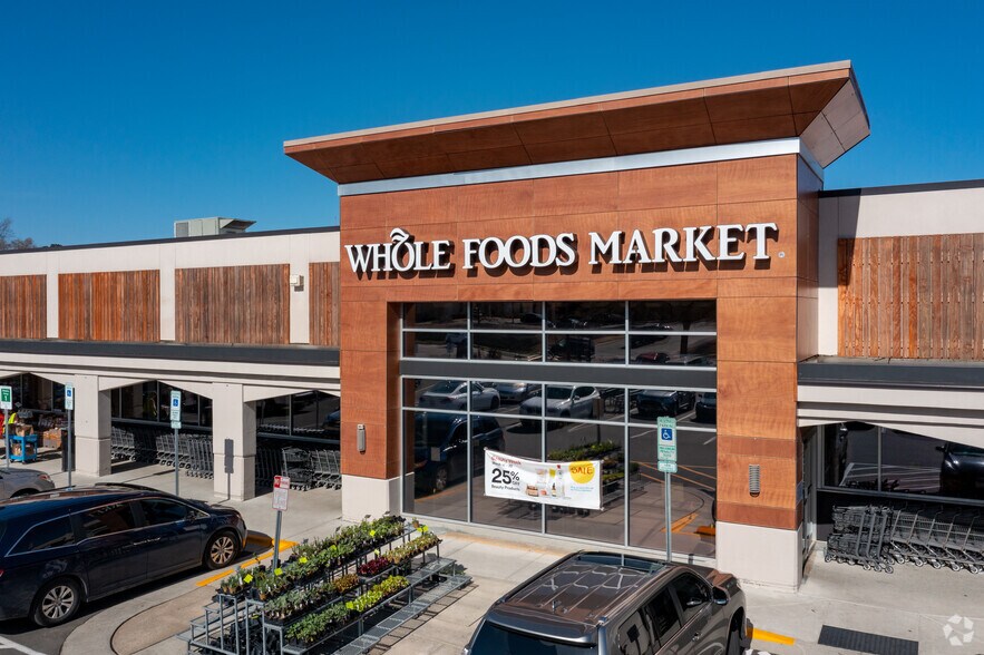 More Photos Of 73-111 S Elliott Rd, Chapel Hill Storefront For Lease