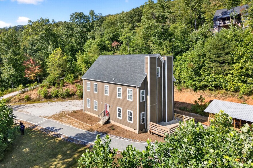 More Photos Of 8026 Buck Creek Rd, Marion Apartments For Sale