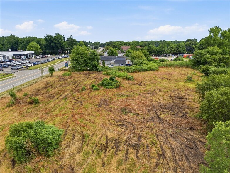 More Photos Of 16 Stonington Rd, Mystic Storefront For Sale