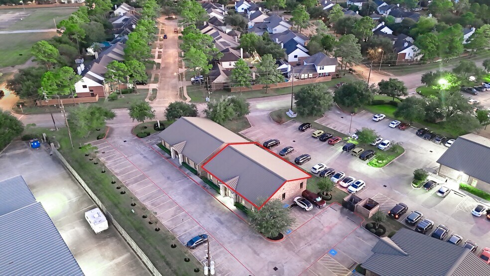 More Photos Of 15430 Ridge Park Dr, Houston Office For Sale