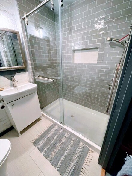 More Photos Of 306 S Main, Union Storefront Retail Residential For Sale