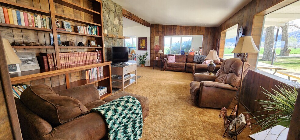 More Photos Of Fish Lake Valley, Dyer Land For Sale