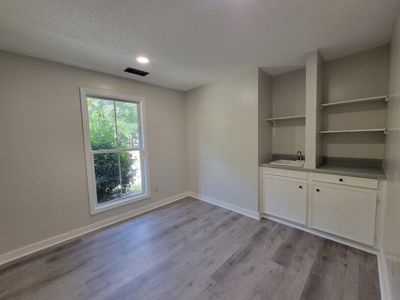 More Photos Of 6226 GA-72 Hwy, Colbert Office For Lease