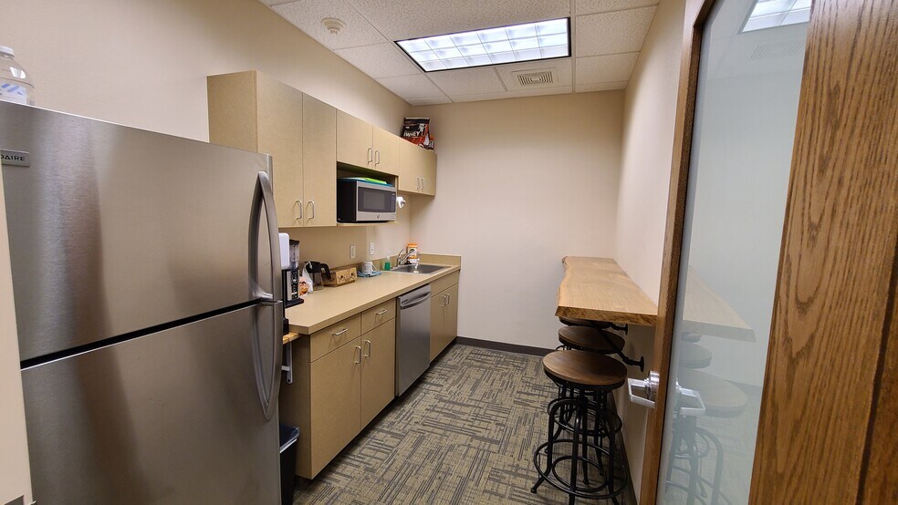 More Photos Of 650-680 Hawthorne Ave SE, Salem Unknown For Lease