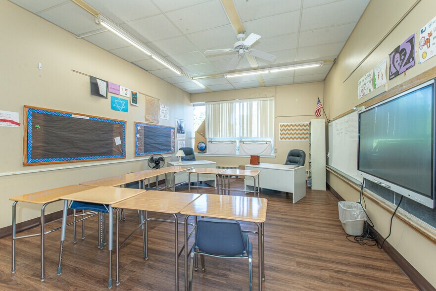 More Photos Of 215 Hill St, Boonton Schools For Lease