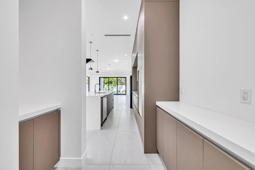 More Photos Of 1233 NE 12th Ave, Fort Lauderdale Apartments For Sale