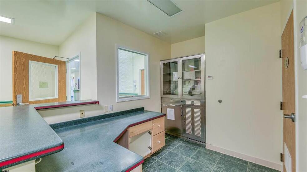 More Photos Of 301-305 Central Ave, Egg Harbor Township Medical For Lease