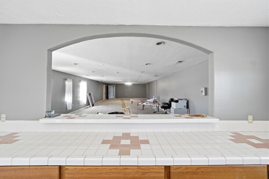 More Photos Of 606 Romero St, Belen Flex For Sale
