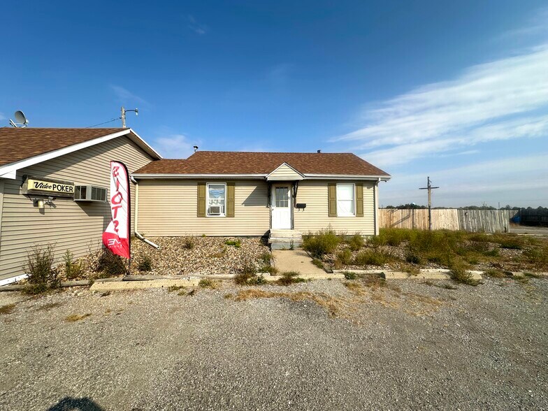 More Photos Of 4602 1625 North Rd, Danvers General Retail For Sale