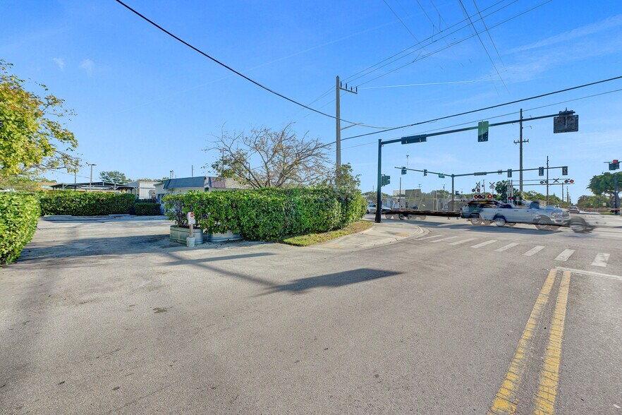 More Photos Of 3311 N Dixie Hwy, Pompano Beach Freestanding For Lease