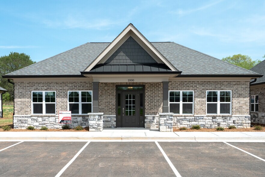 More Photos Of 1060 Garland Dr, Bogart Office For Sale