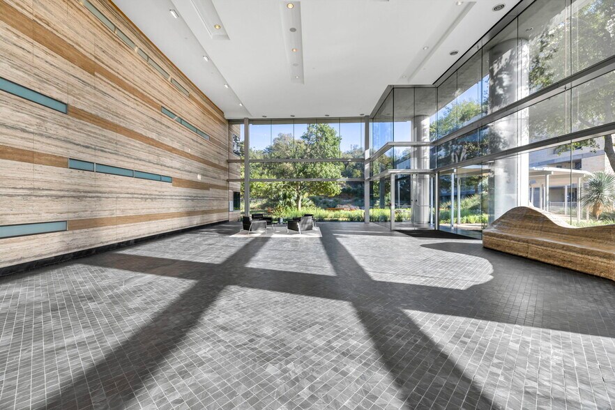 More Photos Of 6300 Bee Caves Rd, Austin Office For Lease