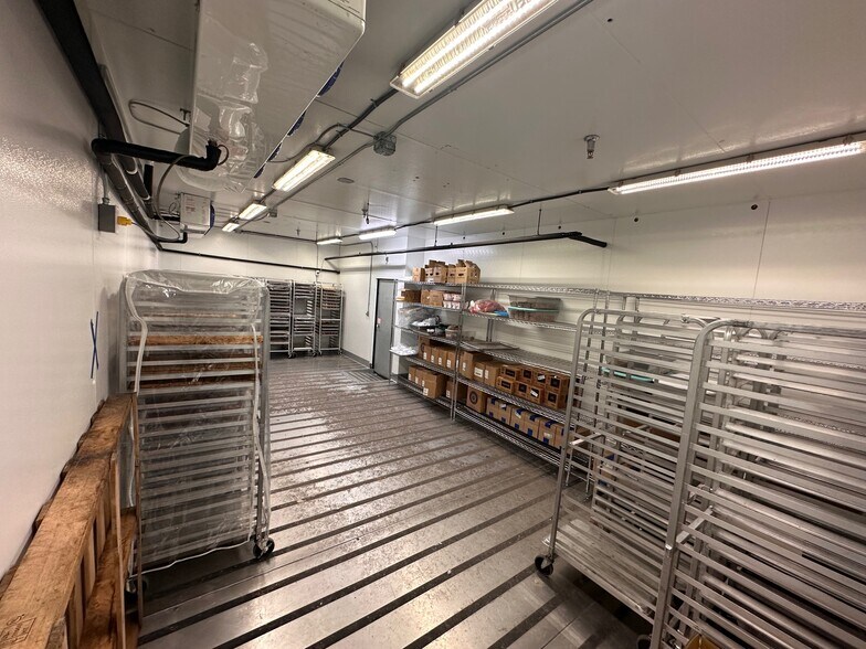 More Photos Of 1311 SE 7th Ave, Portland Restaurant For Lease