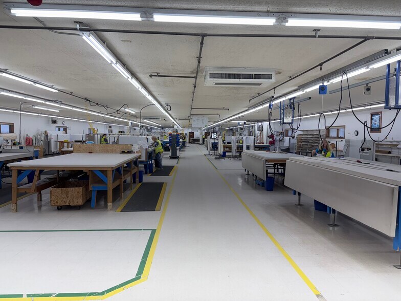 More Photos Of 272 Summit Ave W, Blackduck Manufacturing For Sale