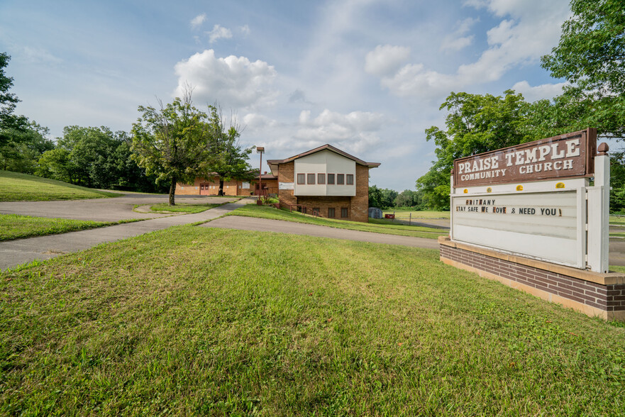 Primary Photo Of 2618 Bethesda Ave, Columbus Religious Facility For Sale