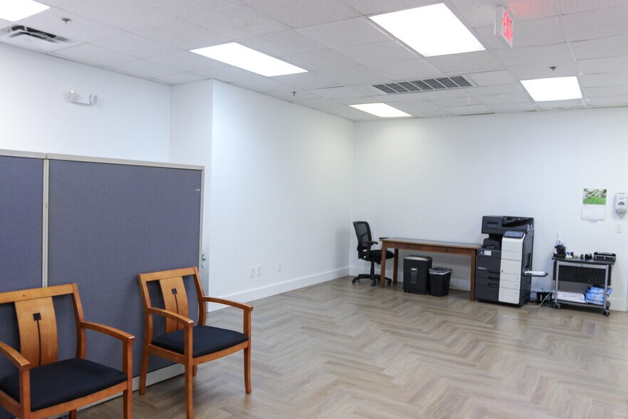 More Photos Of 6925 112th Cir N, Largo Office Residential For Lease